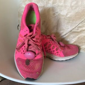 Pink Nike Zoom Pegasus 31 running shoes